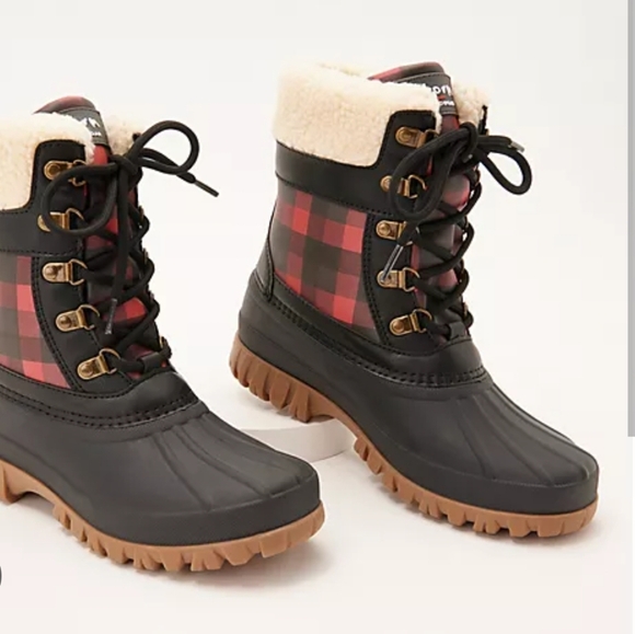 Cougar Women's Black and Red Plaid Winter Boots - Picture 2 of 7